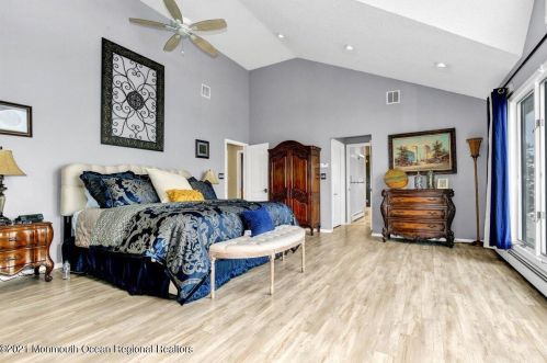 98 Jib Ln, Bricktown NJ  08723-6747 exterior