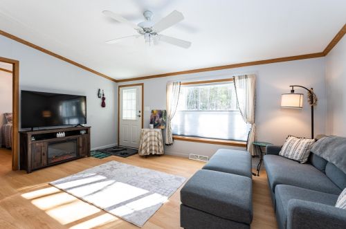 16 Saddle Back Cir, Ellsworth NH  03223-4748 exterior