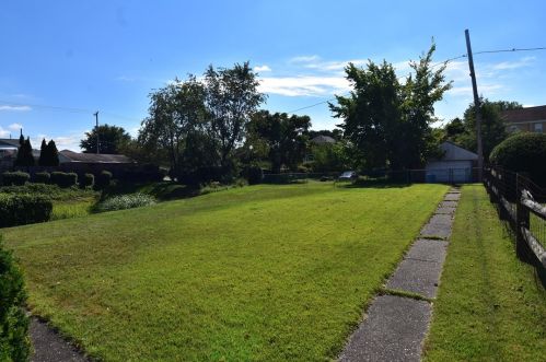 217 Larkspur St, Whitaker PA  15120-2207 exterior