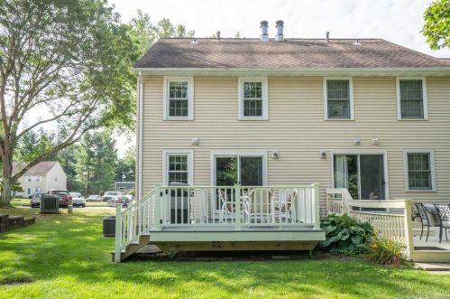 21 Hubbard Run Dr, Glastonbury CT  06033-2334 exterior