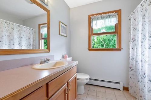 54 Jacobson Farm Rd, East Hampton CT  06424-1659 exterior