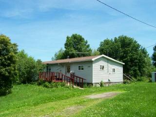 1777 Goodwin Rd, Lyndonville, NY 14098-9685