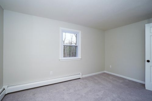 43 Joseph Rd, Salem NH  03079-2021 exterior