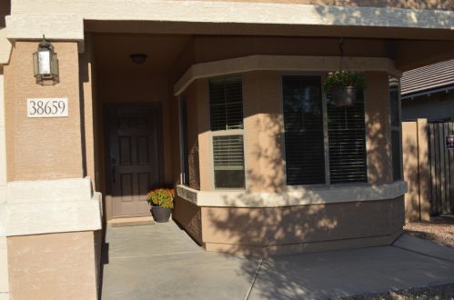 38659 Lamar Dr, San Tan Valley, AZ 85140-5948