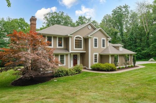 121 Rock Rd, Unionville, CT 06013-1615