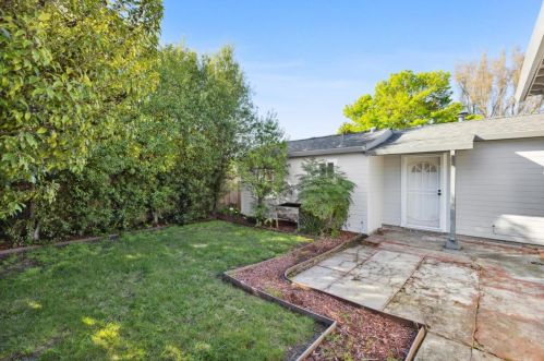 2924 61st Ave, Oakland CA  94605-1517 exterior