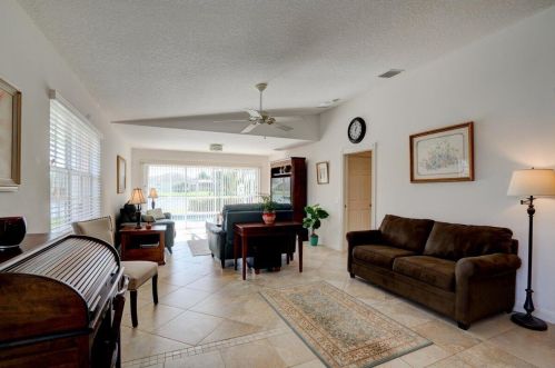 10652 Hartwick Dr, Fort Pierce FL  34987-1923 exterior