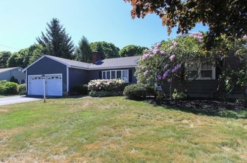 9 Crescent Rd, Hamilton, MA 01982-1407