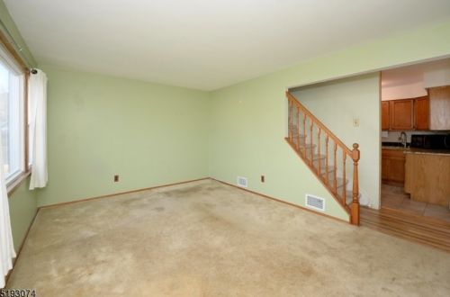 32 Winslow Pl, West Paterson NJ  07424-2924 exterior