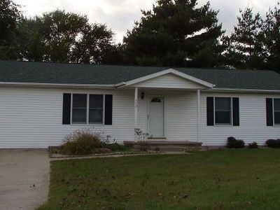 408 Douglas Dr, Plummer, IN 47424-1068
