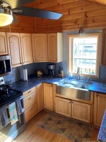 469 Windham Rd, North Windham CT  06247-1627 exterior