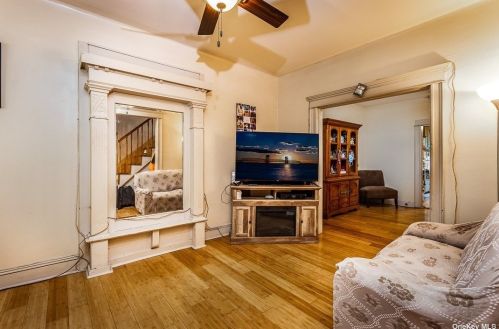 90-37 80th St, Jamaica, NY 11421-1106