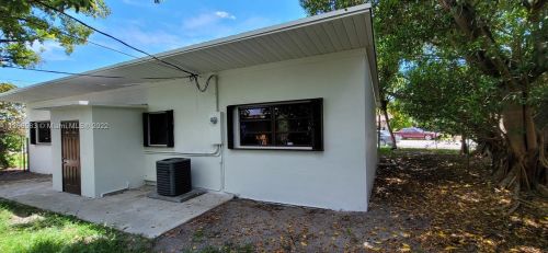 1426 22nd Ave, Hollywood FL 33020-2001 exterior