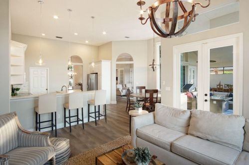 1722 Mockingbird Dr, Fort Pierce FL  34986-2049 exterior