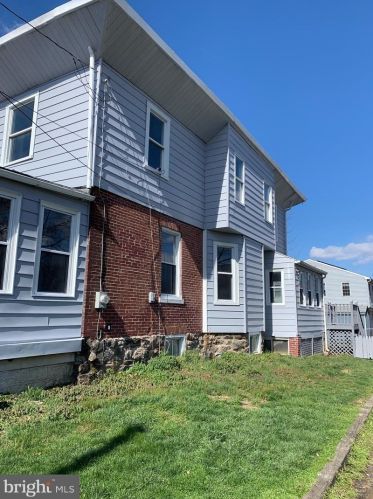 220 Holmes Rd, Holmes, PA 19043-1507
