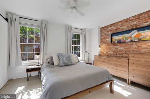 320 Iseminger St, Philadelphia PA  19107-5904 exterior