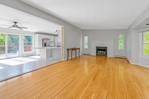 66 Cedar Ave, Pleasantville NY  10570-1933 exterior