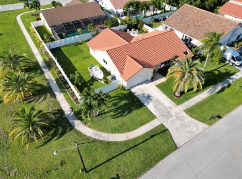 455 Seneca Ln, Boca Raton, FL 33487-1491