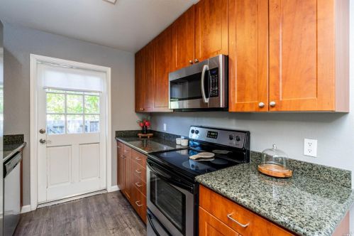 1614 Yardley St, Santa Rosa CA  95403-2393 exterior