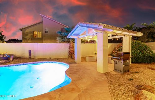 5717 Soft Wind Dr, Glendale AZ  85310-3643 exterior