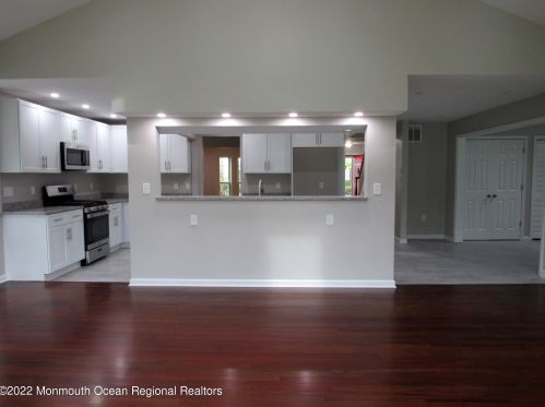 2078 Benjamin Cir, Belmar NJ 07719-9654 exterior