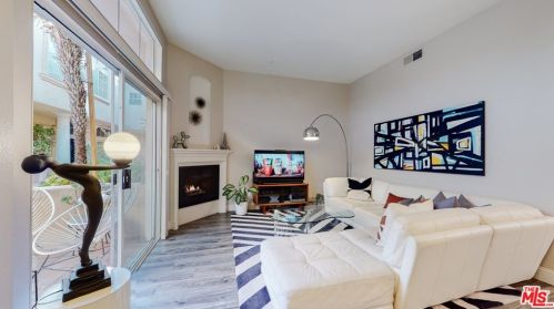 11112 La Maida St, North Hollywood, CA 91601-4573