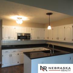 601 Martin Dr, Bellevue, NE 68005-4732