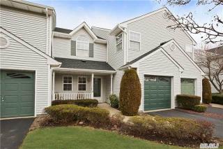 15 Plantation Dr, Hauppauge, NY 11788-2700