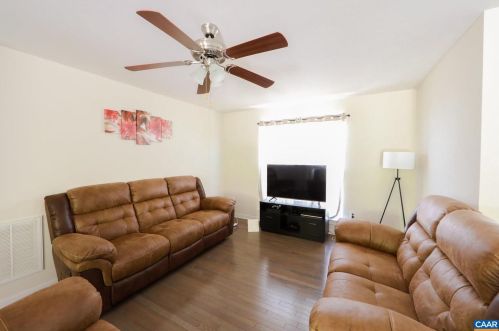 108 Panorama Dr, Bybee, VA 22963-4688