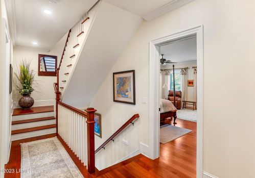 66 Bay Dr, Beaufort SC  29907-1755 exterior
