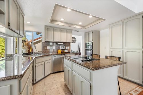 186 Baurer Cir, Folsom CA  95630-6786 exterior