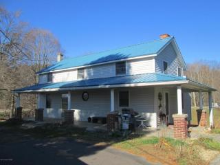 12 Hess Rd, Wapwallopen, PA 18660-1128