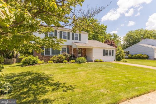 2405 Driftwood Dr, Wilmington, DE 19810-2803