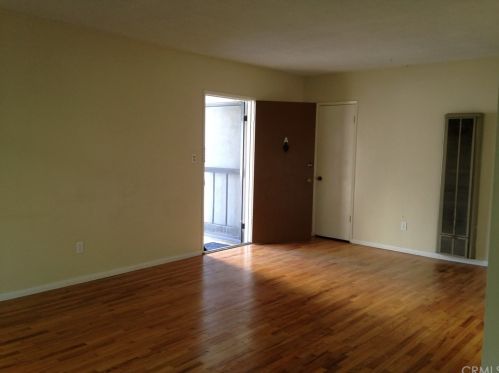2520 Carnegie Ln, Redondo Beach CA  90278-3864 exterior