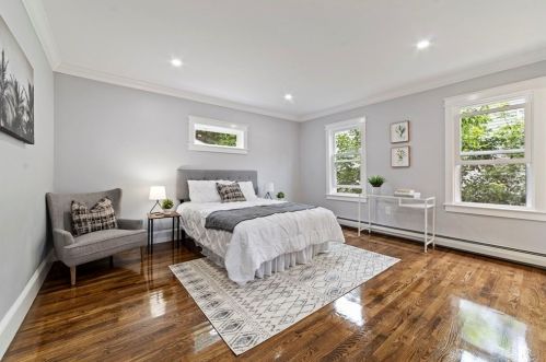 21 Beacon Pl, Chelsea MA  02150-1705 exterior