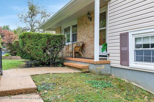 21 Hance Blvd, East Freehold, NJ 07728-1405