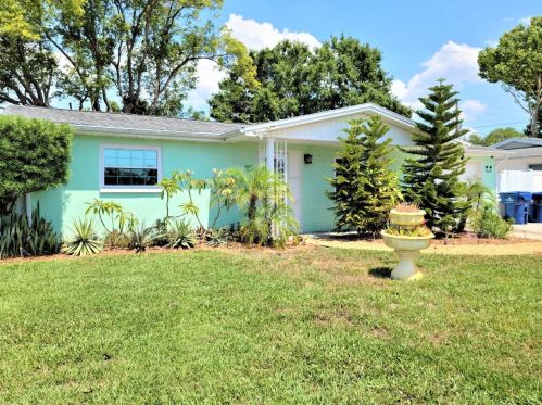 1132 Classic Dr, Tarpon Springs, FL 34691-5203