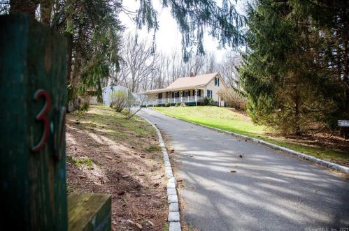 30 Cherry Ln, Bethel, CT 06801-2823