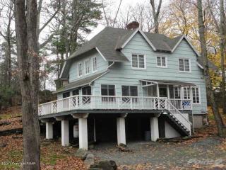 226 Golf Dr, Buck Hill Falls, PA