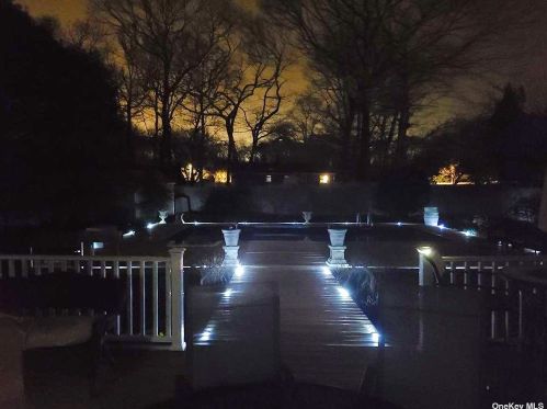 13 Maryland Blvd, Hampton Bays NY  11946-2652 exterior