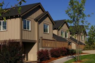 1933 Monterey Pines Dr, Bend, OR 97701-5286