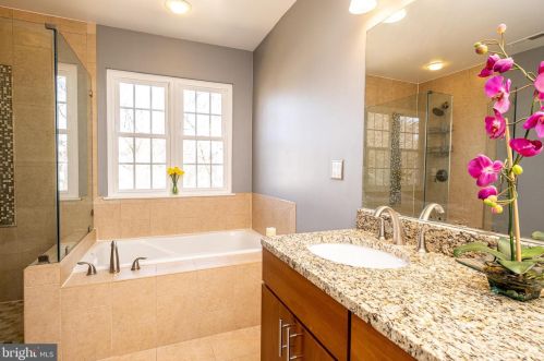 206 Wingate Pl, Leesburg VA 20175-2531 exterior