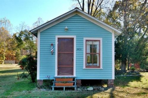 2431 Glencoe St, Burlington NC  27217-8892 exterior