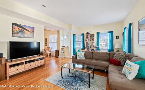 69 Snug Harbor Ave, Monmouth Hills, NJ 07732-1443
