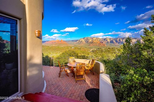 215 Calle Francesca, Sedona AZ 86336-4761 exterior