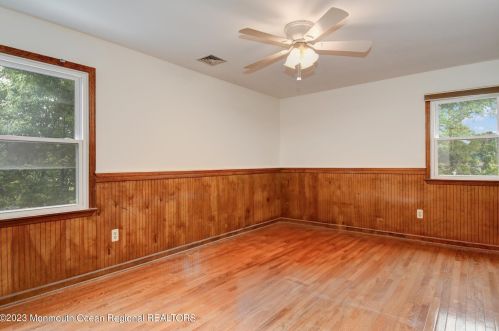 515 Seven Bridges Rd, Little Silver NJ  07739-1742 exterior