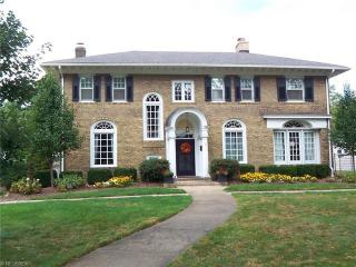 11400 Lk Ave, Cleveland OH  44102-6108 exterior