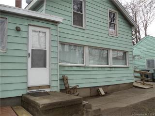 127 Washington St, Milford CT  06460-3131 exterior