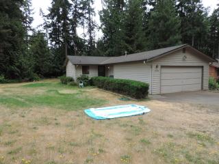10398 Frontier Pl, Silverdale, WA 98383-9408