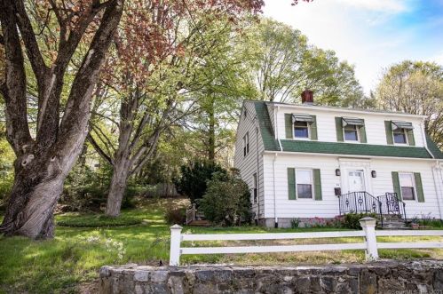 98 Hodge Ave, Ansonia, CT 06401-3249